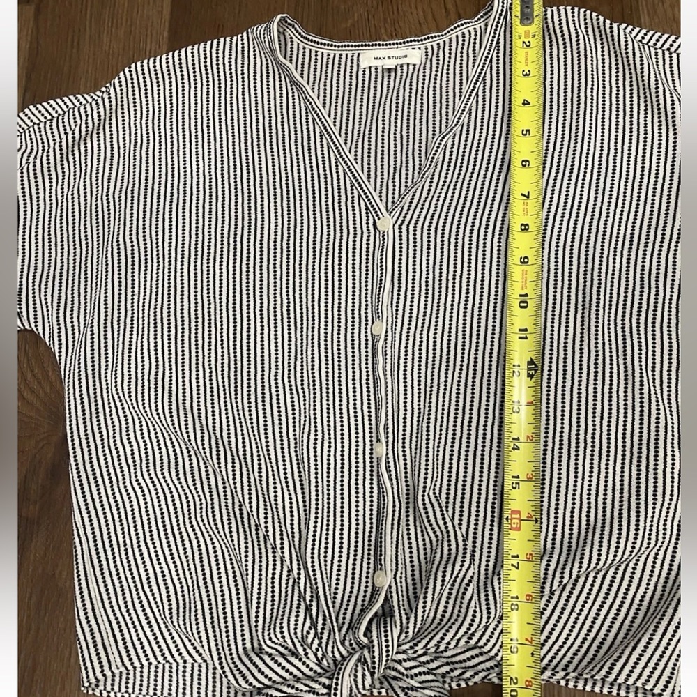 EUC Max Studio Striped Front Tie Top Flutter Short Sleeves Blouse Women’s XS - Picture 10 of 13
